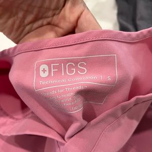 Used Figs pink scrubs. Top and bottom size Small.